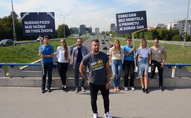 Mobitel je jedan od četiriju najvećih krivaca za smrt na cesti - možemo li bez gadgeta u automobilima pita se i Damir Kedžo