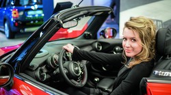 Ana Zadnik, Riječanka, drma muškim svijetom: Skrojila sam Land Rover i Renault, a sad uzimam mjeru Miniju