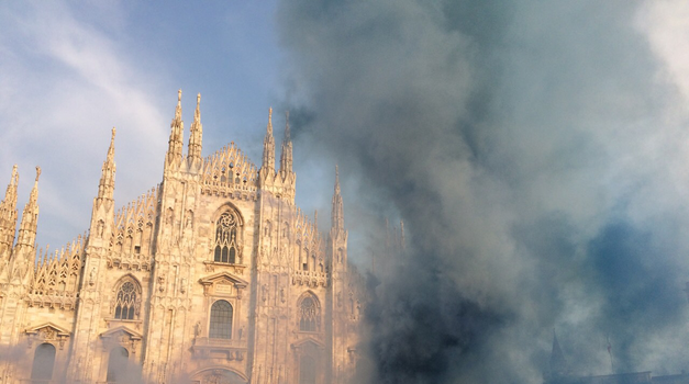 Armadina bakljada ispred Milanske katedrale, fali iskra da se ponove BBB - Start u Teatro alla Scala