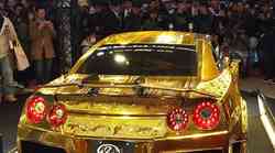 Video:Nissan R35 GT-R od čistog 24-karatnog zlata i nosi mu se zlatna boja