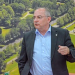 S tvorničke trake Audija ravno u zastupničke klupe Bundestaga gdje je punih 20 godina bio prvi, a gotovo i jedini stranac i to gastarbajter (foto: Bori)