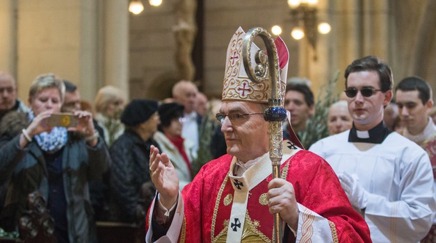 Josipa Bozanića opet ruše:  desnica ga je smijenila pred tri godine, a sada ga bivšim kardinalom proglasila ljevica