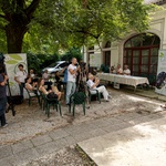 Ispod tisućljetnih maslina na otoku Pagu ovoga će ljeta zaigrati i gitara Petrit Çekua, gudala Zagrebačkih solista, čelo Marie Spaemann (foto: Adriana Kolendić - press)