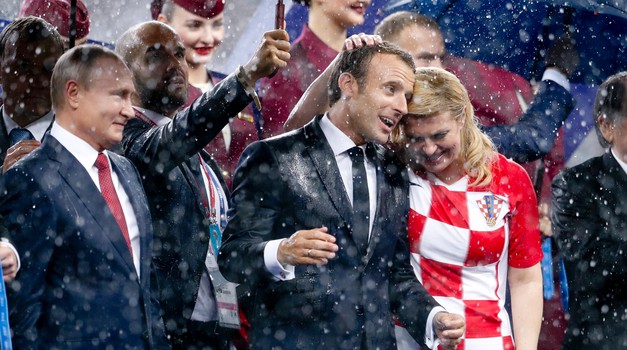 Macron lifra zastarjelo oružje na Putina! Francuzi žele ubrzati opskrbu Ukrajine oružjem: bit će uključena starija oprema njihove vojske