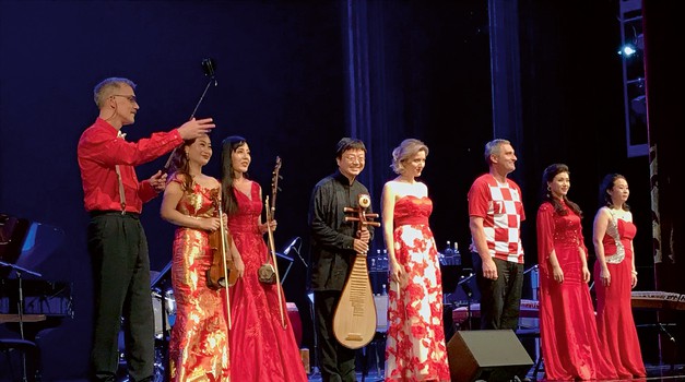 Video + foto: "Zločesti dečko", Matej Meštrović,  prvo je pokorio Carnegie Hall,  a sad i Daleki istok