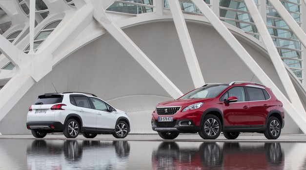 Peugeot 2008 nikad povoljniji, uz cijenu od 118.980 kn nudi produženo jamstvo od 4 godine, 4 zimske gume, kredit uz 0% kamatu