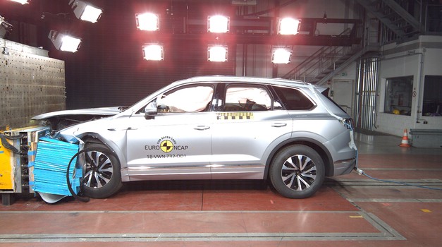 Audi A6 i VW Touareg dobili 5 zvjezdica na EuroNCAP testu i njima se mogu dičiti, a Suzuki Jimny na svoje 3 ne može biti ponosan (video)