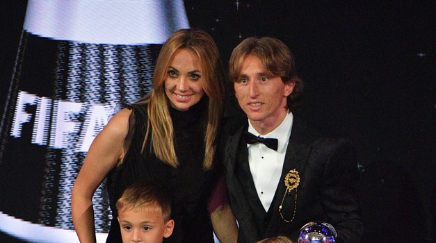 Luka Modrić - Mali Maestro, Ekvilibrist, Ptičica, samo su neki od nadimaka kojima mediji nazivaju i časte jedinog istinskog „veleposlanika“ Hrvatske, najboljeg na svijetu