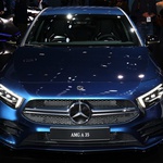 Pariz 2018: Mercedes-AMG A35 napada Audi S3