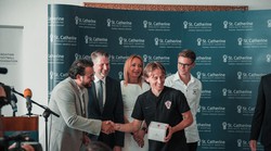 Modrić u Realu „naređuje i zapovijeda kao da je visok dva metra“, a u Hrvatskoj dirigira bolje od Karajana