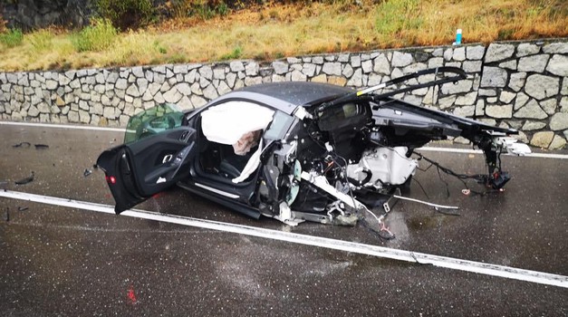 Divljom vožnjom prepolovio Audi R8, a prošao samo s nekoliko ogrebotina