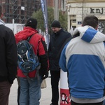 Hrabar čovjek umire samo jednom, kukavica svaki dan, poručio je danas brojnim Osječanima Mislav Kolakušić (foto: Igor Stažić)