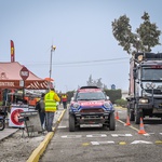 Junaci Dakra 2019. zovu se Šaškin, Bitterman i Peljhan, podigli su se nakon tehničkog knockouta, a spašavajući i šlepajući Francuze startnog broj 27 vratili ih u vrh (foto: Eric Vargiolu/DPPI)