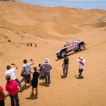 Peterhanselu 7. etapa, 3 Minija na podiju, no u ukupnom poretku i dalje vodi Nasser Al-Attiyah u Toyoti (foto: DPPI/Start)