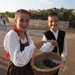 Pompozno su Europski vitezovi na Korčuli proglasili Europsku berbu grožđa, a u slavu Boga i vina imenovali i vitezove na misi u Katedrali svetog Marka (foto: Romeo Ibrišević)