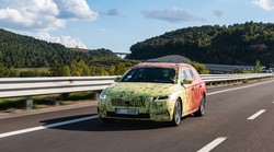 Za petama Golfu! Nova Škoda Octavia već je na cesti, za sada zamaskirana, a svjetsku premijeru češki klon Golfa imati će 11. studenoga i bez 100 % struje i plina