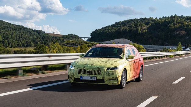 Za petama Golfu! Nova Škoda Octavia već je na cesti, za sada zamaskirana, a svjetsku premijeru češki klon Golfa imati će 11. studenoga i bez 100 % struje i plina