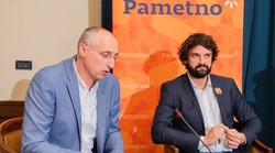 Vlada je od Stožera napravila svoj predizborni stožer, a Crkvu je učinila važnijom od škola. Iskoristili su Stožer za početak političke kampanje