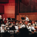 Prekrasna glazbena priča mladih umjetnika ili kad zajedno zasviraju jedini hrvatski dječji simfoničari i Radovan Vlatković, prvak Berlin Radio Symphony Orchestra (foto: Autor fotografija: Vedran Metelko)