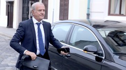 NOVI POREZ NA BUDALE Ako gasite tvrtku, morate 11 godina plaćati HGK da vam čuva dokumentaciju. Firmu je lako i za 10 kn otvoriti, no zatvaranje će vas stajati i preko 35.000 kn!