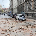 50 FOTO + VIDEO Zagreb nakon potresa. Slike užasa središta grada, ljudi u strahu, katedrala bez jednog tornja (foto: Igor Vignjević)