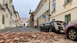 Usta im puna pustih milijardi eura, a ni dimnjak nisu popravili, krovovi cure, žbuka pada, cijevi se smrzavaju, NI JEDNA KUĆA NIJE OBNOVLJENA... Uglavnom, sviraju ku...