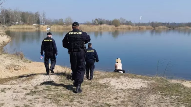 Češka policija od nudista zahtijeva da nose zaštitne maske, GOLA TIJELA DA, OTVORENA USTA NE - Babiš pisao Trumpu da se ugleda na Češku