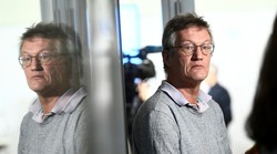 - Švedska će do 10. svibnja stvoriti "imunitet krda i to uz malu cijenu", tvrdi Anders Tegnell, švedski Krunoslav Capak, kojeg su prozvali i James Bondom u borbi protiv COVID-19