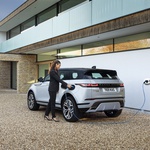 Da nema više benzinaca bez pomoći elektrike svjedoče i novi Land Rover Discovery Sport, a i Range Rover Evoque (foto: Range Rover Press)