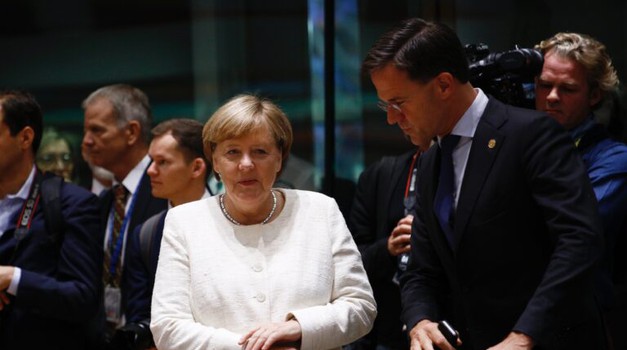 Merkel: Nakon ove krize će se karte miješati