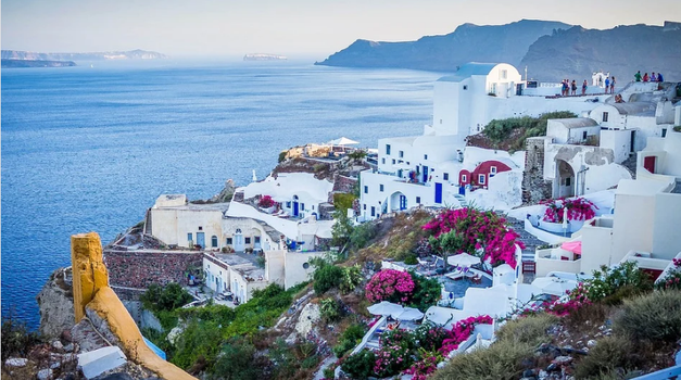 Grčka razmišlja o ponovnom zatvaranju zbog turista pozitivnih na COVID-19