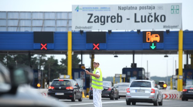 Nakon kune i granica padaju i naplatne kućice! No ne padaju i cijene, jer naše će e-vinjete biti i i više od 10 x skuplje od slovenskih