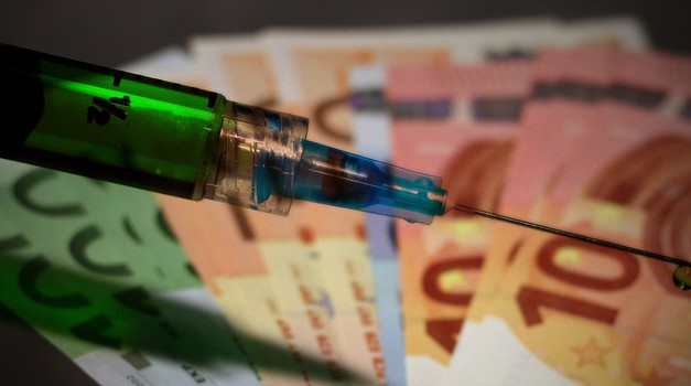 AstraZeneca nudi jeftinije cjepivo, ali moguću odštetu za nuspojave plaćat će EU