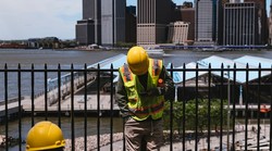 SAD pooštrio izdavanje radnih viza