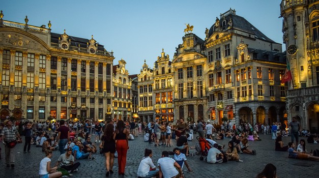 Policijski sat mjesec dana zbog Corone, zabranjeno napuštanje kuća bez iznimka, barovi i restorani zatvoreni... Belgija u stanju najviše pripravnosti