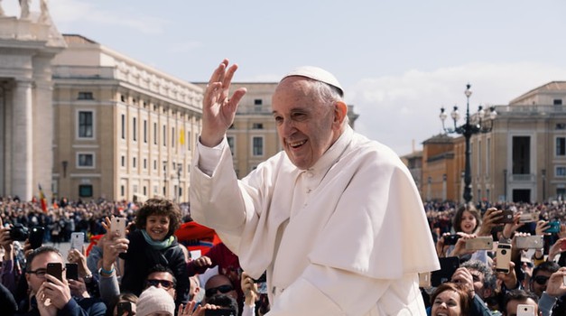 Papa Franjo pozvao na legalizaciju istospolnih brakova