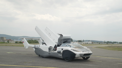 VIDEO: Automobil, a leti! Slovaci fascinirali Svijet tehnološkim čudom koje vozi po asfaltu i zraku