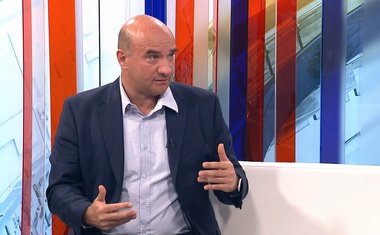 Covid putovnicu treba ukinuti odmah tvrdi Lauc, Kolariću iz Savjeta vlade je to još preuranjeno