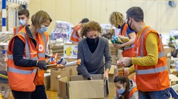 Ova zemlja ne treba vašu pamet DRAGI NAŠI "TROLLAŠI", dignite stražnjice iz udobnih naslonjača i pružite pravu pomoć