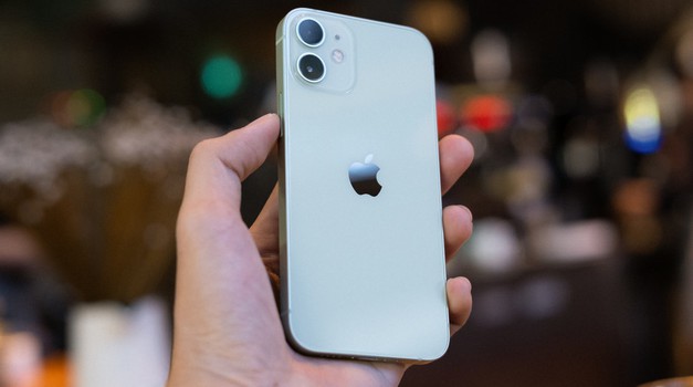 Apple bi mogao prestati s proizvodnjom iPhone 12 mini-a