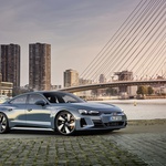 Audi e-tron GT - Porsche Taycan. ali s četiri kruga na maski - ultimativna sportska električna limuzina (foto: Audi)