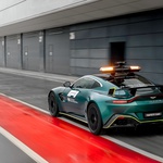 Ovo je  Aston Martin Vantage, koji će već krajem ožujka uz Mercedes-Benz AMG GT prevoditi bolide F1 u Velikom cirkusu (foto: Aston Martin)