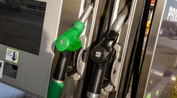 Cijene nafte nastavljaju padati. 7,5 kn za litru Eurosupera i Eurodizela vrlo skoro. Ne bi se smjelo dogoditi da cijena na benzinskim crpkama ne prati cijenu nafte na Mediteranskom tržištu