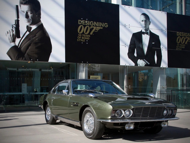 1969 Aston Martin DBS-6, On Her Majesty's Secret Service Godina prodaje: 1978 Vrijednost standardnoga vozila: 3.050 GBP Vrijednost Bondovega vozila …