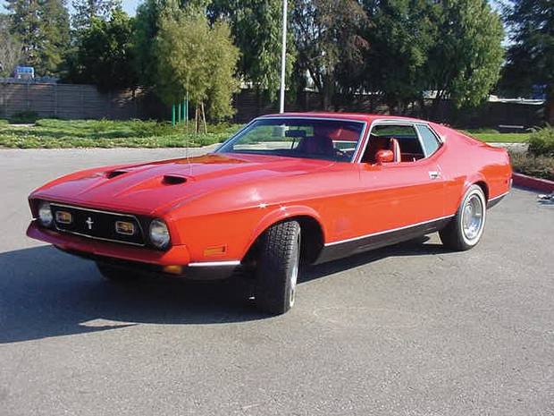 1971 Ford Mustang Mach 1, Diamonds Are Forever Godina prodaje: 2004 Vrijednost standardnog vozila: 9.200 GBP Vrijednost Bondovega vozila za …