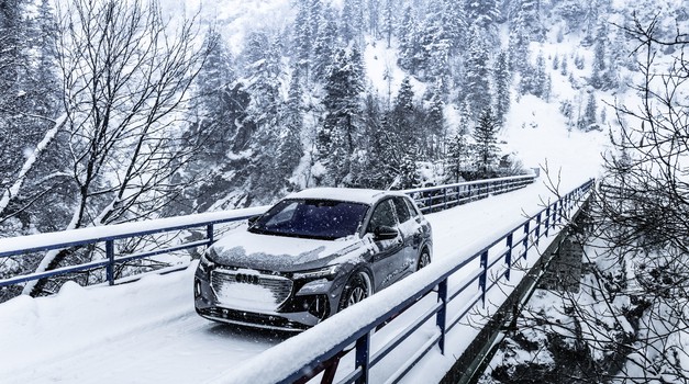 Twingo E po ljeti troši 12 kWh, a po zimi i 24 kWh na 100 km, oni s većim baterijama znaju po hladnom vremenu trošiti i 3 x više