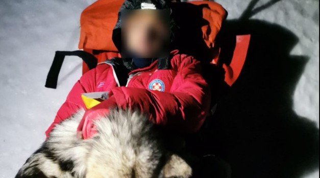 Pas "North" se sklupčao pored ozlijeđenog vlasnika i grijao ga i štitio 13 sati na samom vrhu Velebita