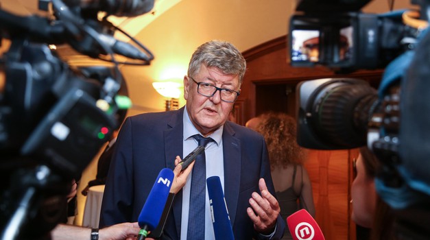 "Mogu vam potvrditi, čovjek je mrtav. Strašno"! Na poslu, na Rebru smrtno stradao ravnatelj prof. dr. sc. Ante Ćorušić!