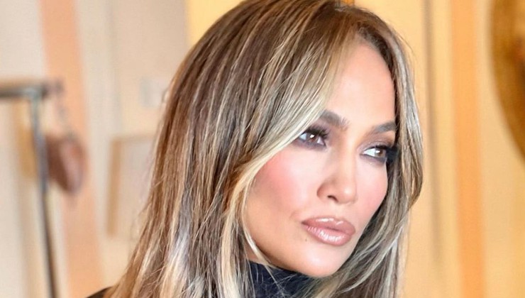 Jennifer Lopez ovog će proljeća nositi dolčevite i vunene lagane ogrtače umjesto kaputa. Kako vam se sviđa?