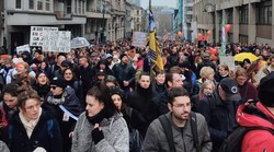 500.000 tvrde organizatori u Bruxellesu, policija kaže da nije bilo više od 50.000 prosvjednika protiv covid mjera